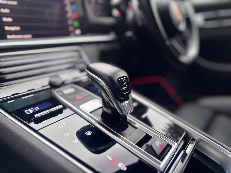 2023 Porsche Panamera 4 E-HYBRID SPORT TURISMO *Colossal Specification* €87,950