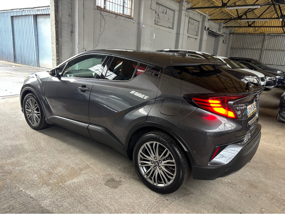 2023 Toyota C-HR HYBRID SOL 4DR AUTO €25,499