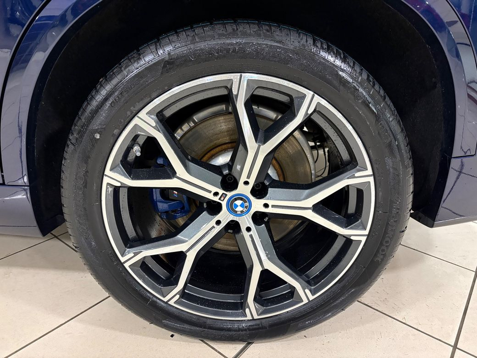 2022 BMW X5 45e M-SPORT HYBRID=TECH/COMFORT/SKY LOUNGE PACKAGES=LOW MILES//FULL BMW SERVICE HISTORY=222 REG=ORIGINAL IRISH SUPPLIED//TAILORED FINANCE PACKAGES AVA €66,995