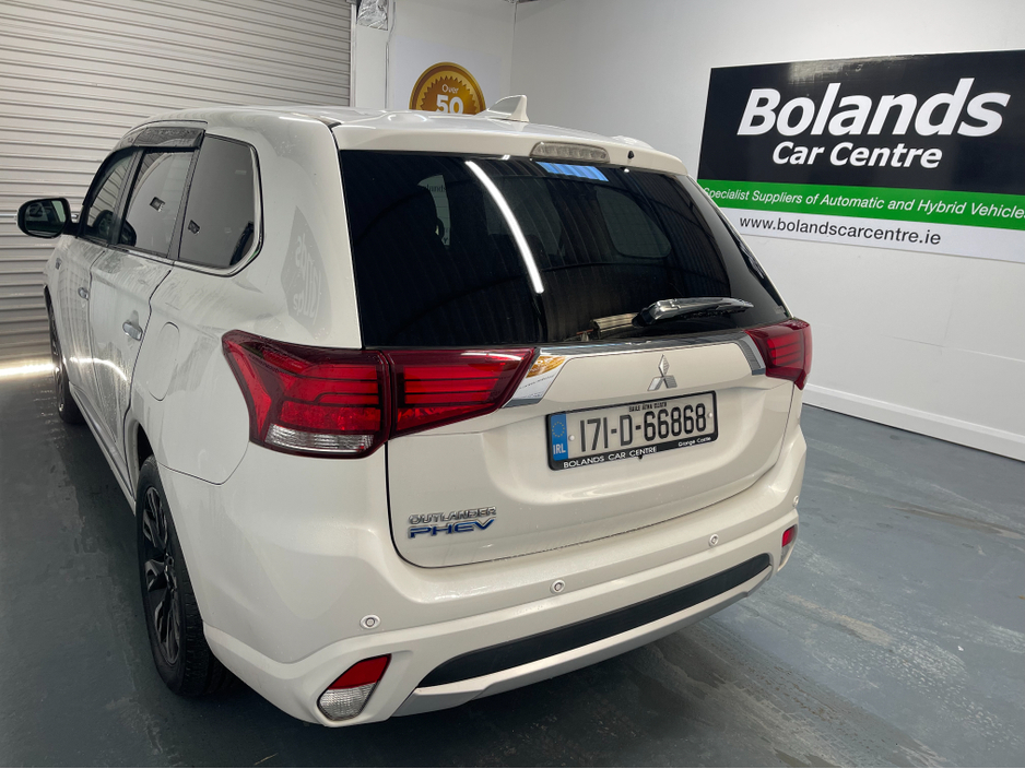 2017 Mitsubishi Outlander (Very Low Kms) HYBRID 2.0 PHEV AUTOMATIC 5DR MODEL  www.bolandscarcentre.ie €18,900