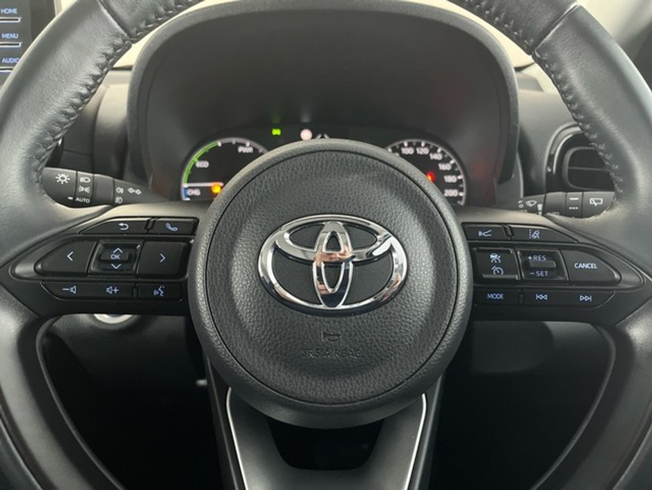 2023 Toyota Yaris HYBRID LUNA €24,450