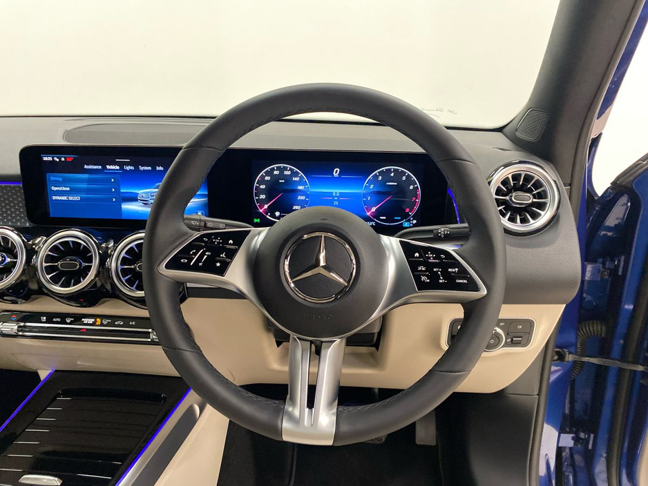 2025 Mercedes-Benz GLB GLB 180 Progressive Plus - 7 seater | Heated Seats, Reversing Camera €61,950