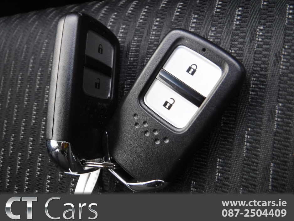 2015 Honda Fit 1.5 AUTO HYBRID ANDROID+CARPLAY €9,950