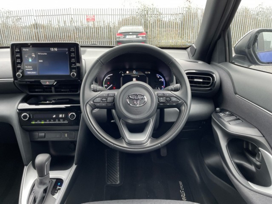 2024 Toyota Yaris Cross - LunaSport - BiTone - 1.5 Hybrid - Automatic - 1 Free Service @ 45,000 kms - EUR 180 Tax // Remote Central Locking // Front Electric Windows // Rear Electric Windows // Electric Mirrors // Heated Mir €29,799