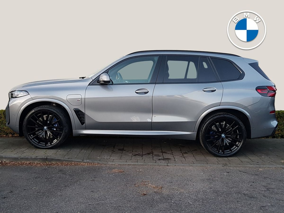 2025 BMW X5 xDrive50e M Sport €107,995