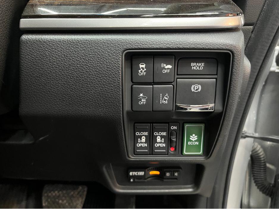 2018 Honda Odyssey €23950 2018 HONDA ODYSSEY 8 SEATER VARIANT 2.0 AUTOMATIC / CRUISE CONTROL / REVERSE CAMERA / ELECTRIC SEATS / POWER SLIDING DOORS €23,950