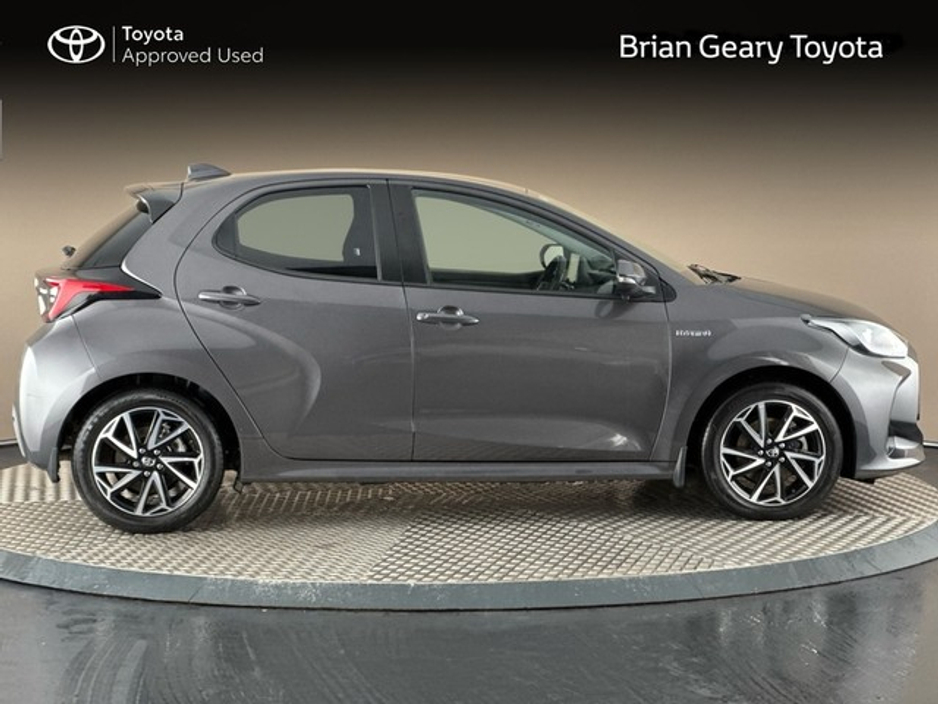 2021 Toyota Yaris LunaSport Hybrid €19,950