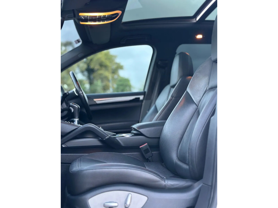 2012 Porsche Cayenne 3.0 V6 5DR 2ST €21,995