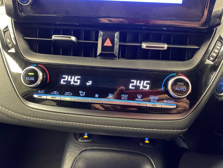 2023 Toyota Corolla Corolla Icon Tech Hev Cvt Icon Tech 122 VVT-h Auto Start/Stop €22,995