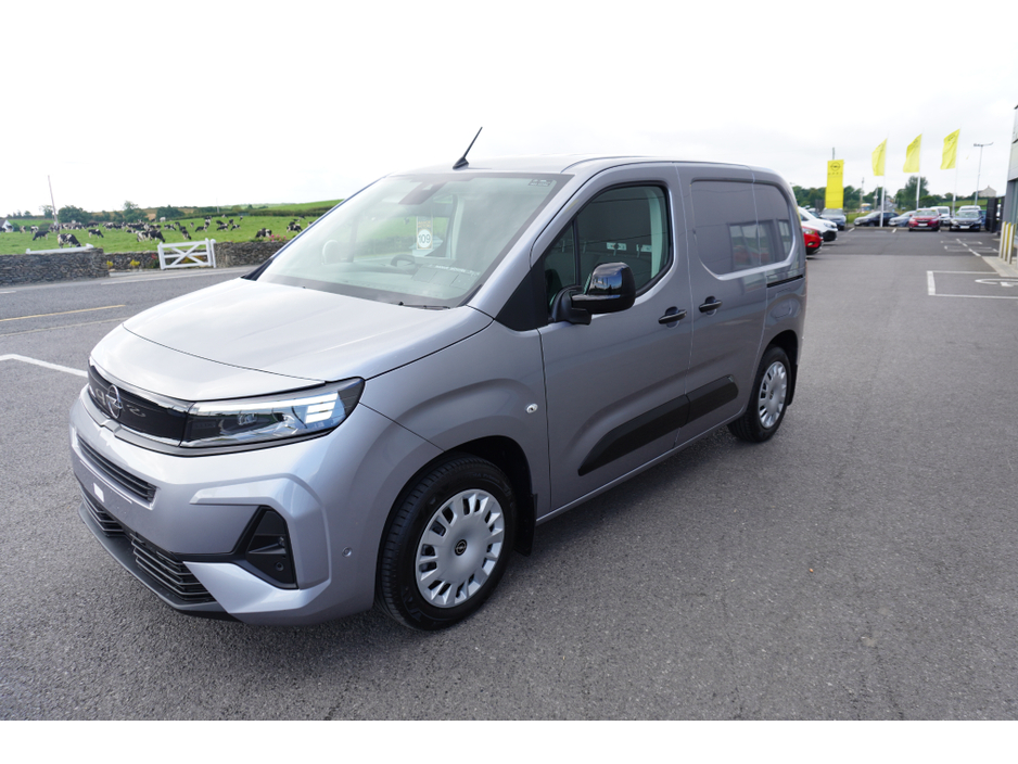 2026 Opel Combo Sportive 1.5 130PS AUTOMATIC €33,700