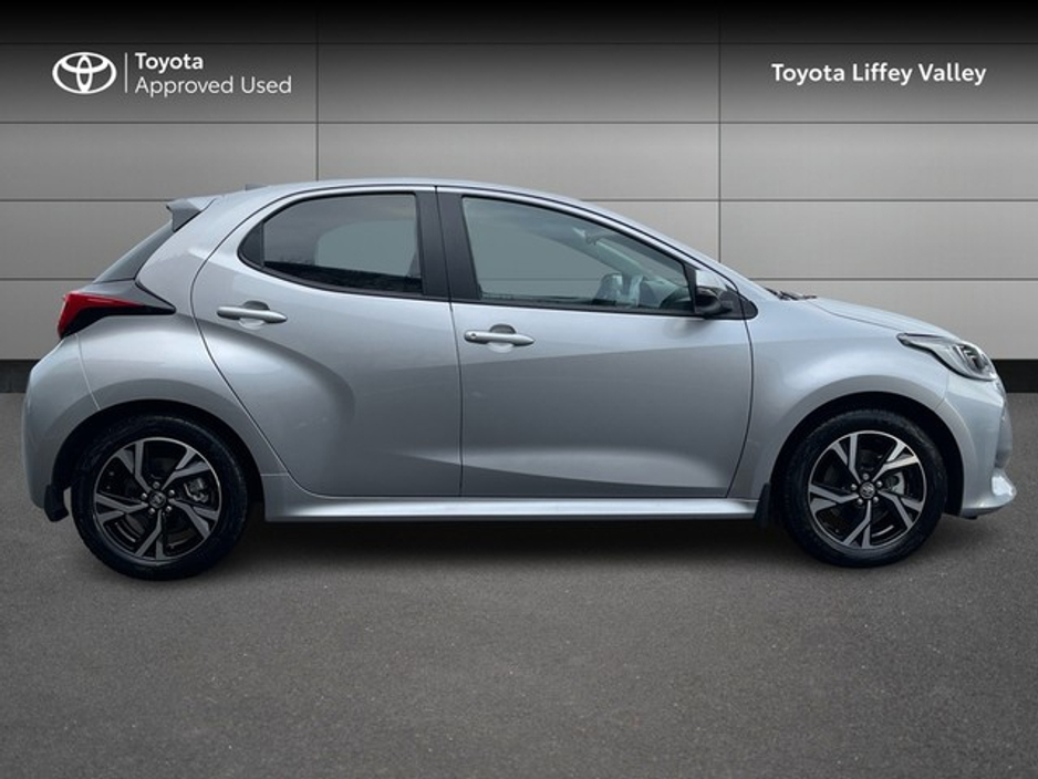 2025 Toyota Yaris Yaris Hybrid 115 L-SPORT €28,950