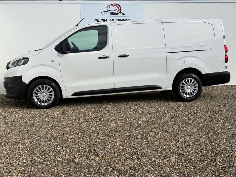 2022 Toyota Proace ICON L2 €15,500