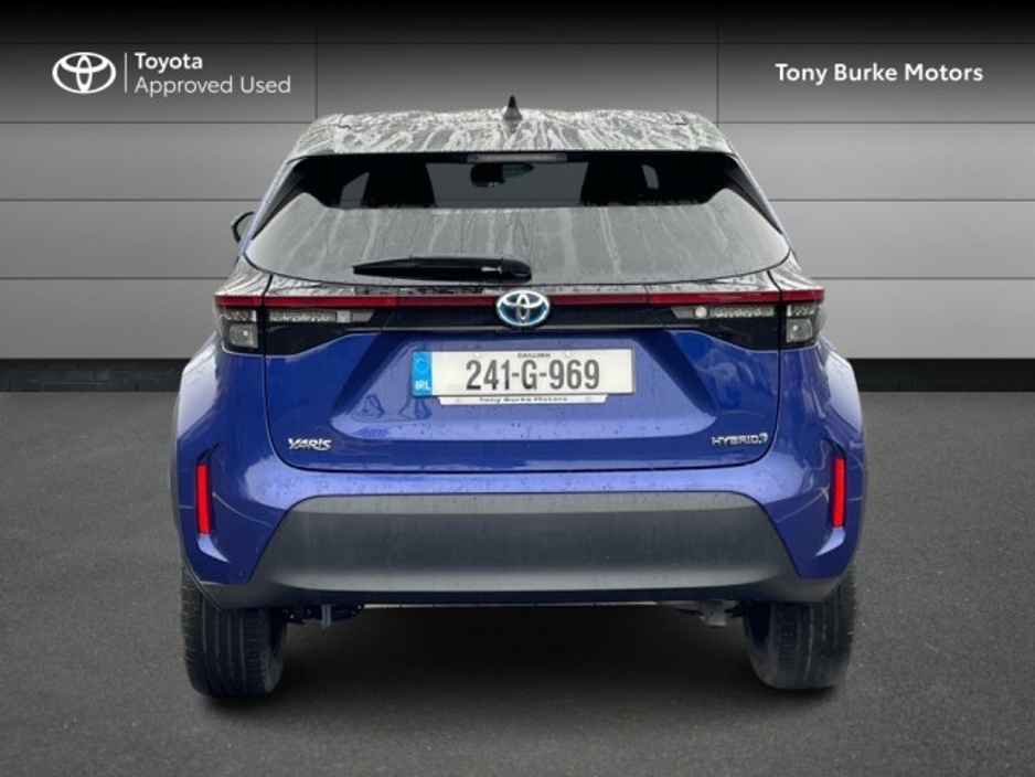 2024 Toyota Yaris Cross - LunaSport - BiTone - 1.5 Hybrid - Automatic - 1 Free Service @ 45,000 kms - EUR 180 Tax // Remote Central Locking // Front Electric Windows // Rear Electric Windows // Electric Mirrors // Heated Mir €29,799
