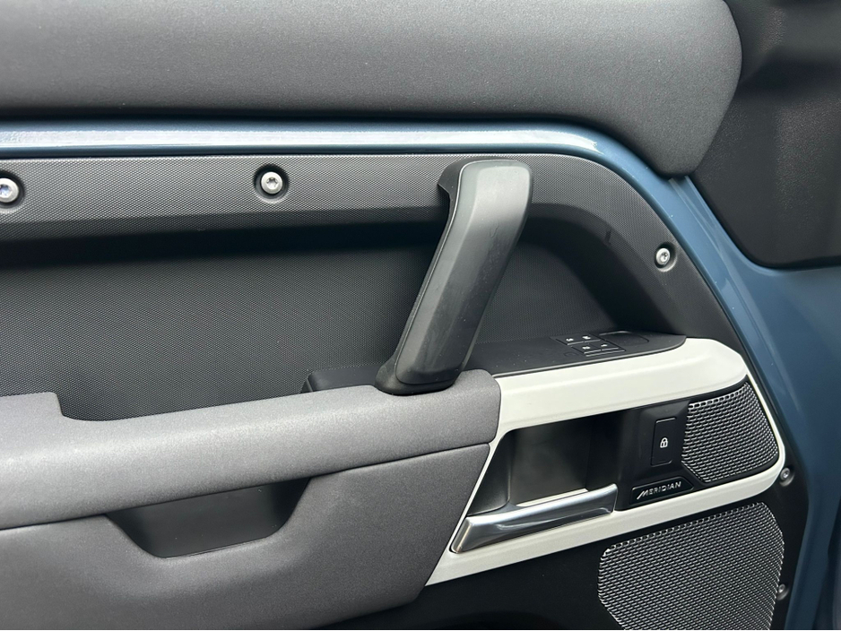 2023 Land Rover Defender 3.0D 110 SE 3 Seat Commercial €50,365