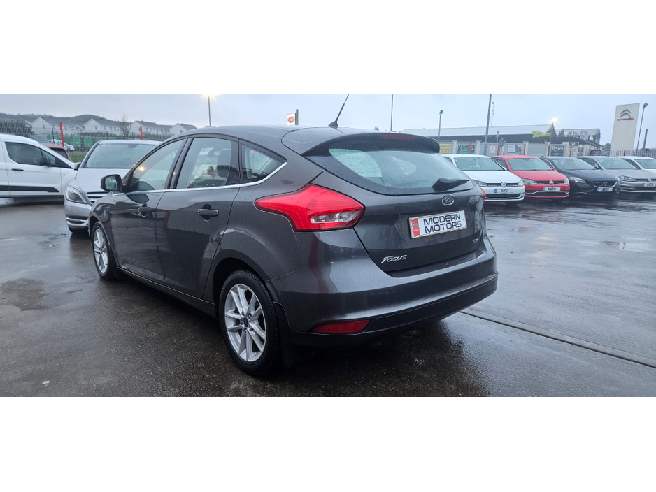 2015 Ford Focus ZETEC eco 100bhp very low miles €8,750