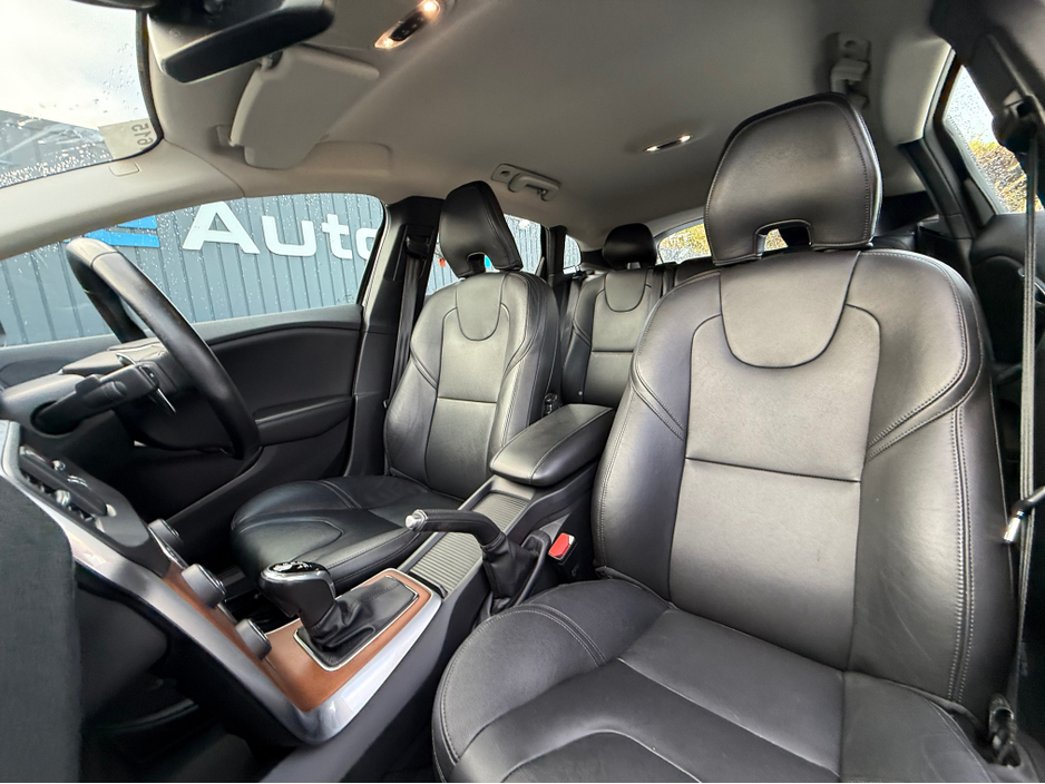 2018 Volvo V40 D4 INSCRIPTION - 2.0L DIESEL - AUTO - 12M WARRANTY - CAR: 1615 €14,950