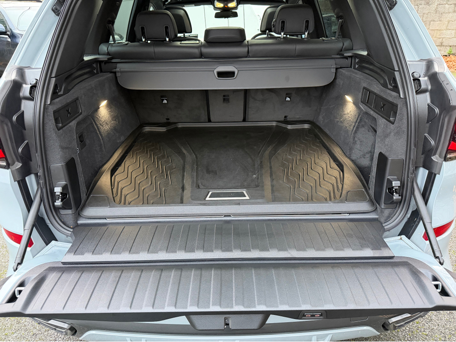 2024 BMW X5 ***SOLD***50E M SPORT//INCREDIBLE SPECIFICATION// VERY LOW MILEAGE//IMMACULATE THROUGHOUT//SIMI AND AA DEALER