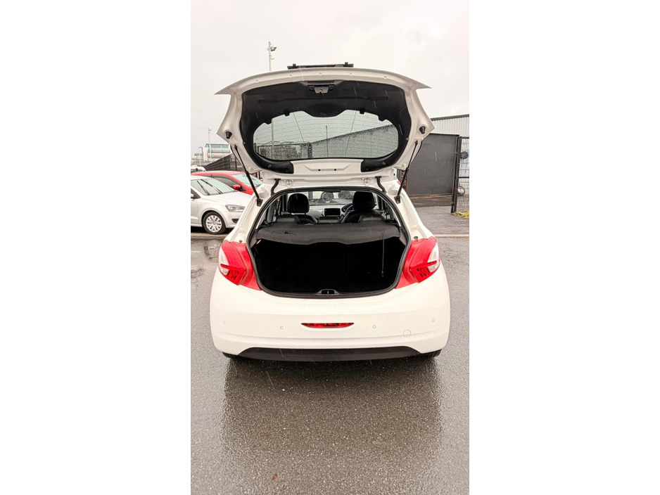 2013 Peugeot 208 1.6 THP 200 bhp GTi €6,999