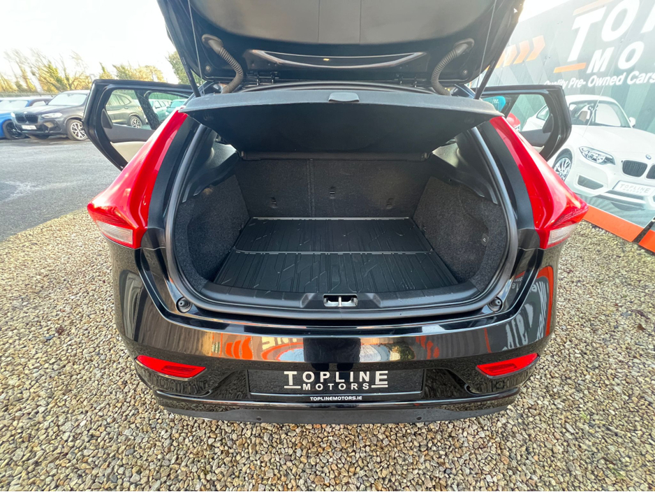 2016 Volvo V40 == AUTO//FULL LEATHER//LOW KMS//LIKE NEW== €14,950