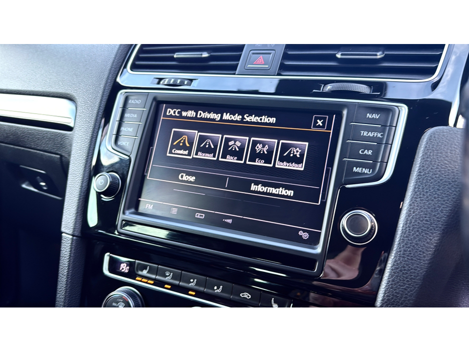 2015 Volkswagen Golf GOLF R 300BHP / AUTO / DSG / 4MOTION / LEATHER / 12MONTH WARRANTY / 90,000 €24,900