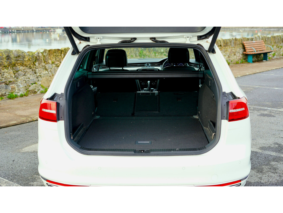 2016 Volkswagen Passat  €17,950