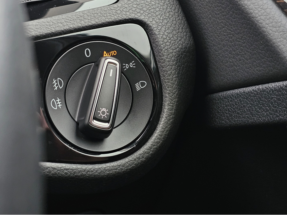 2014 Volkswagen Golf ( 142 ) 1.4 SPECIAL TAN LEATHER HI LINE EDITION REV-CAMERA HI-SPEC STUNNING CAR €13,950