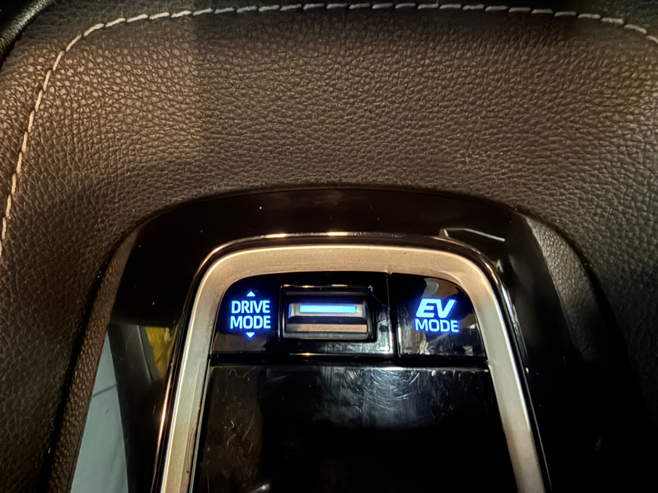 2019 Toyota Corolla 1.8 Hybrid Luna Sport Hatchback €18,900