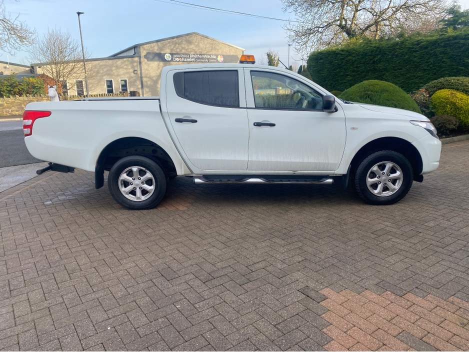 2016 Mitsubishi L200 DID 4LIFE 4DR 2.5 CR 4WORK €18,000