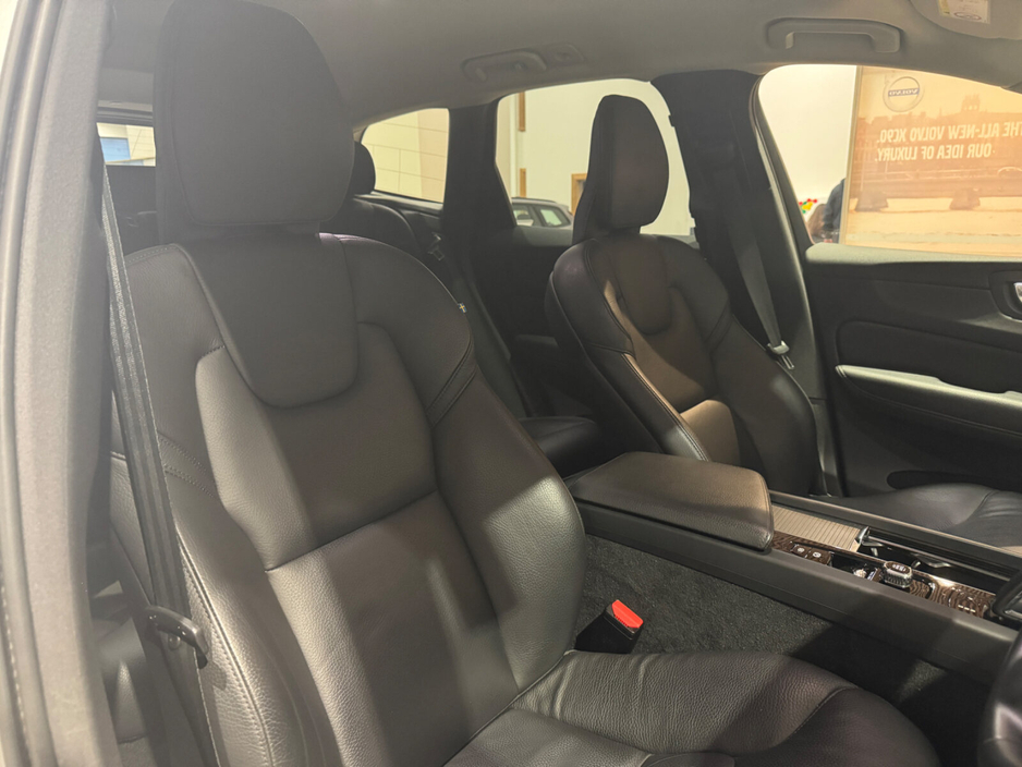 2021 Volvo XC60 B4 MHEV DSL (197hp) Momentum €42,950