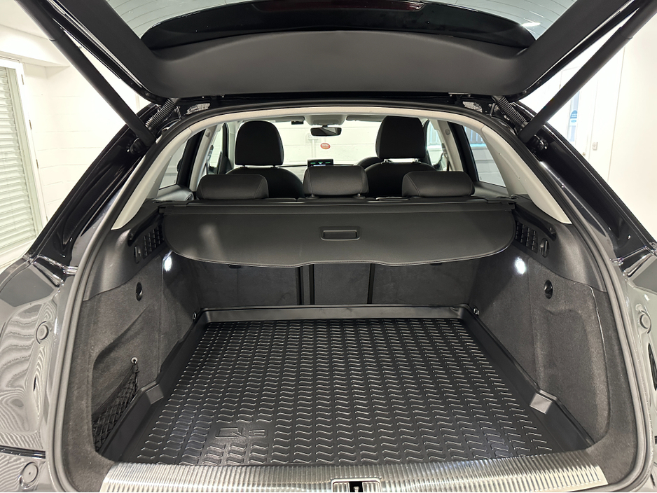 2017 Audi Q3 (172) Q3 SPORT 1.4TFSI S TRONIC LOW KMS VW/AUDI SPECIALISTS WWW.DENISDARCYCARS.IE €20,950