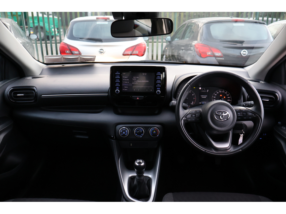 2024 Toyota Yaris LUNA 5dr Manual Great Spec! €19,995