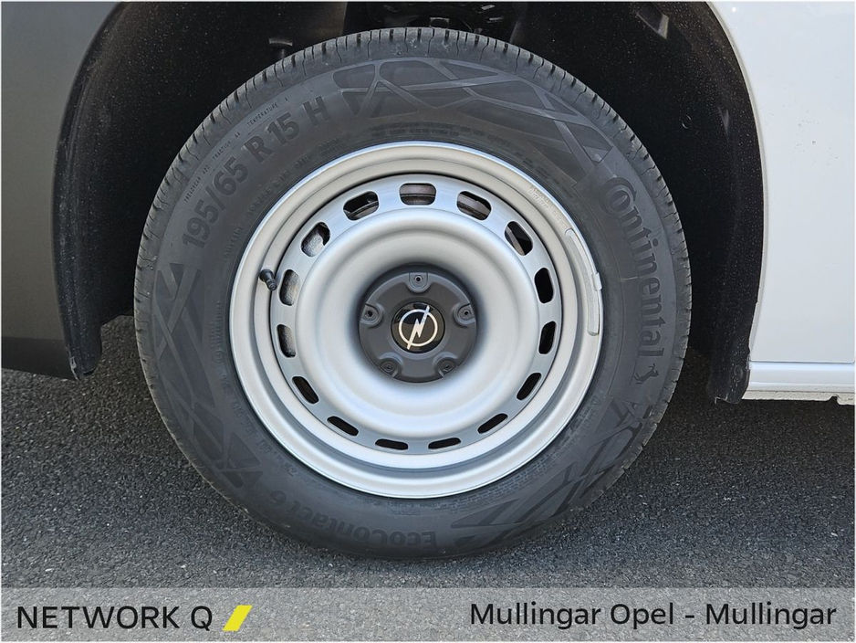 2024 Opel Combo Komfort 1.5 L1 H1 100PS - Price excludes VAT - Check out our Reviews €17,846