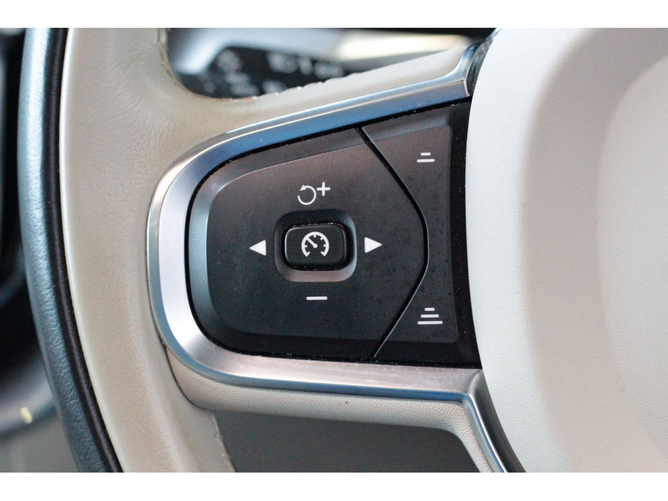 2021 Volvo XC60 T6 Inscription Expression €38,899