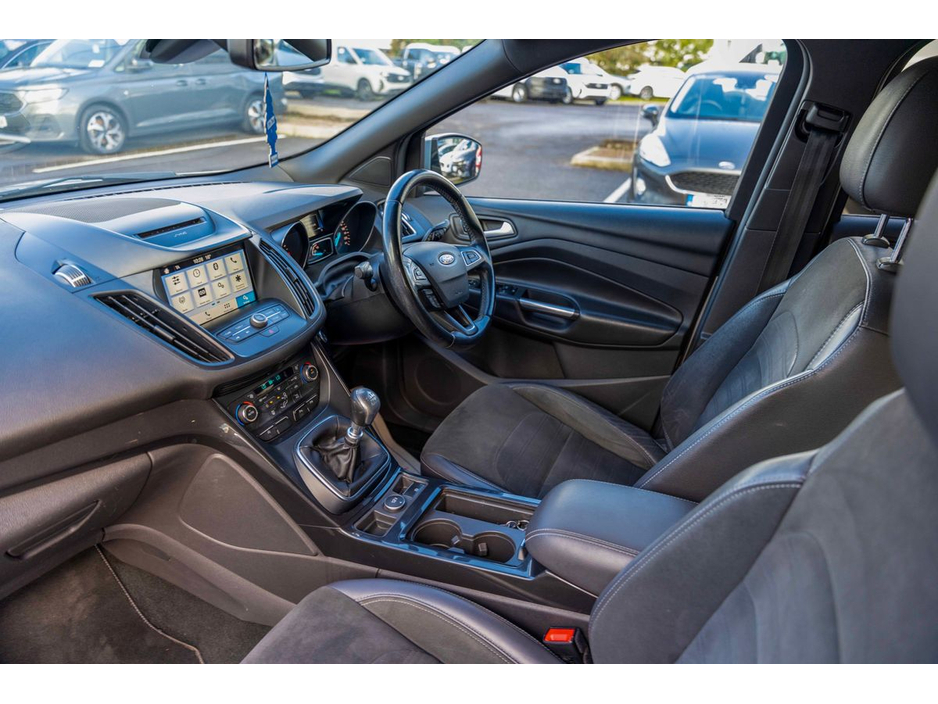 2017 Ford Kuga 2017 Ford Kuga 1.5TDCi 120PS FWD ST-Line €16,950