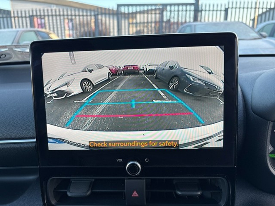 2025 Toyota Yaris HYBRID PLATINUM €31,950