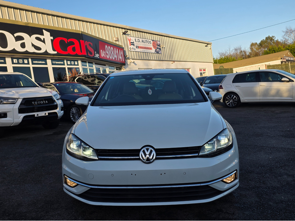 2019 Volkswagen Golf FULL CREAM LEATHER SEATS  ELECTRIC HEATED SEATS SAT NAV PACK - VIRTUAL CLOCKS -REVERSE CAMERA - NAVIGATION - CARPLAY - ANDROID AUTO- BLIND SPOT REAR TRAFFIC ASSIST - DISCOVER PRO €21,950