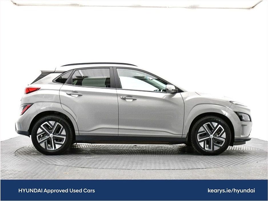 2022 Hyundai Kona EV Premium 64 kWh €22,490