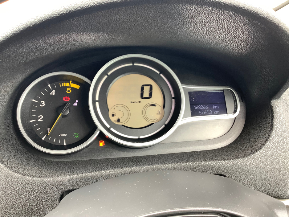 2012 Renault Fluence EXPRESSION 1.5 DCI 90 4DR €3,250