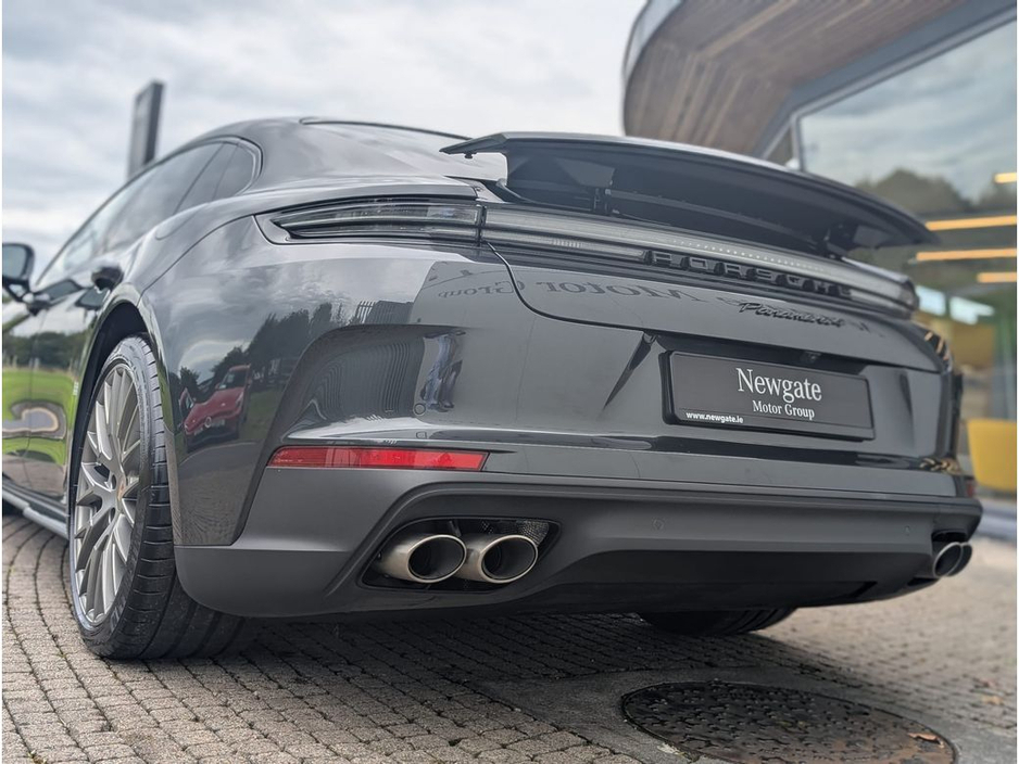 2025 Porsche Panamera Hybrid 4 - 4+1 Adaptive Cruise Control *ARRIVING SOON* €129,888