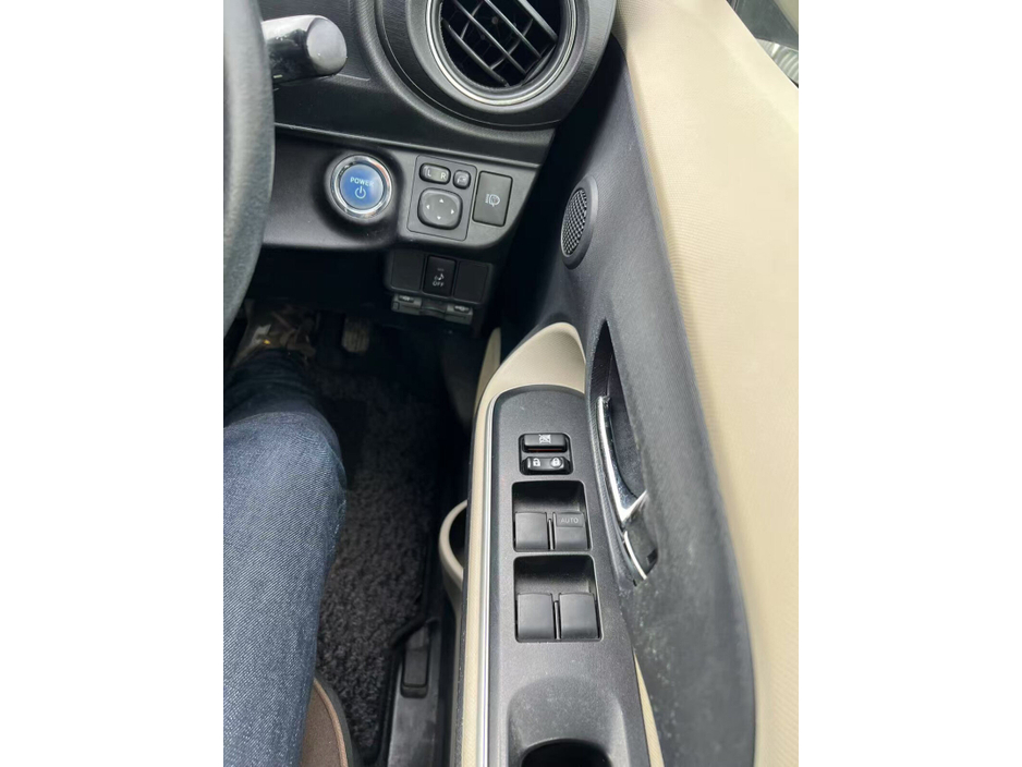 2014 Toyota Aqua Hybrid €8,795