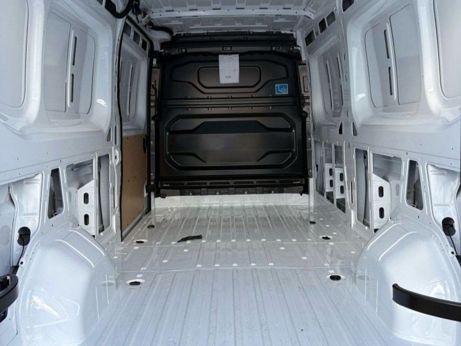 2025 Renault Master LM35 blue dCi €38,950