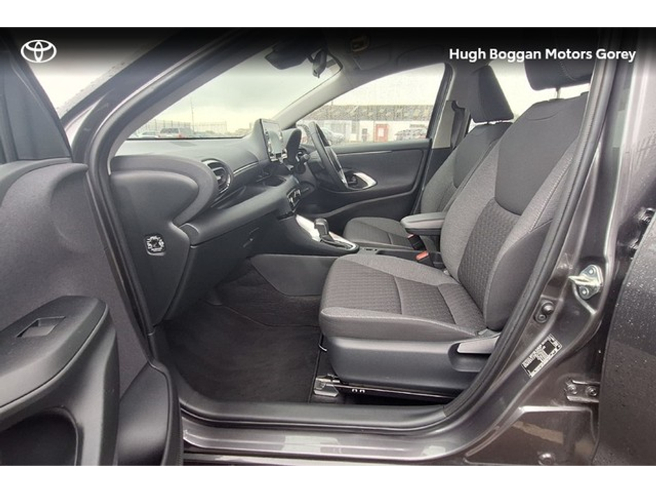 2023 Toyota Yaris 1.5 HYBRID LUNA 4DR AUTO €24,495