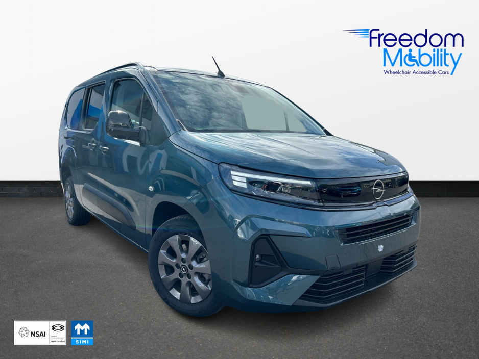 2026 Opel Combo Life Auto Wheelchair Accessible. 130bhp €35,700