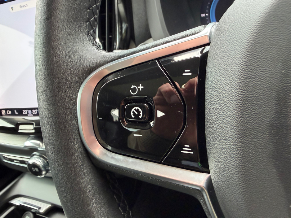 2023 Volvo XC60 ***SOLD***PLUS DARK T6 RECHARGE AWD//GREAT SPEC//LOVELY COLOUR COMBINATION//PANORAMIC ROOF//SIMI AND AA DEALER