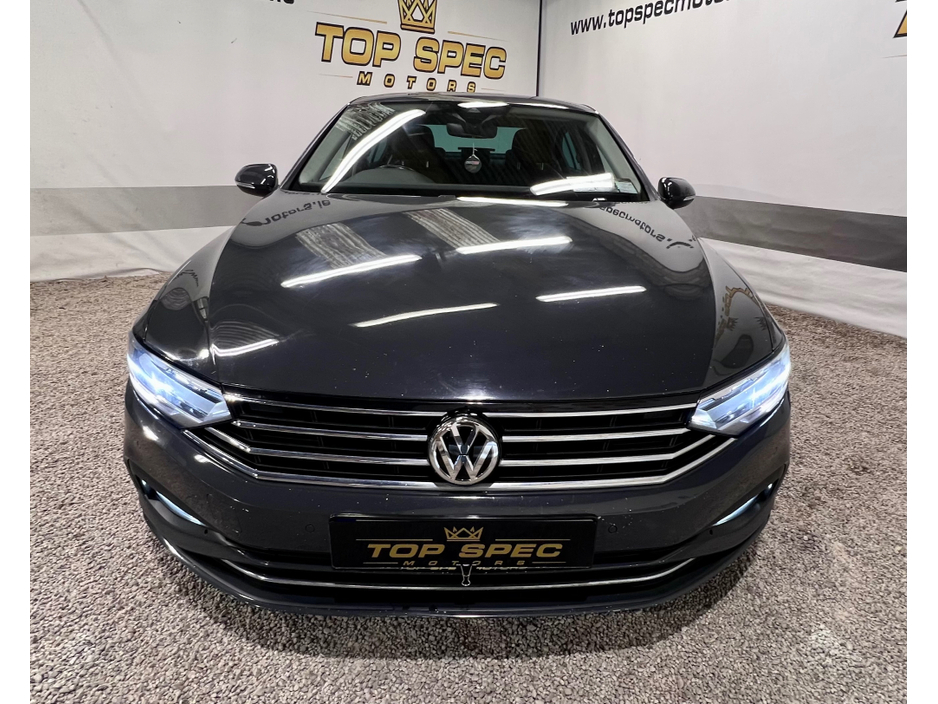 2020 Volkswagen Passat TDI SEL S-A 4DR AUTO €19,700
