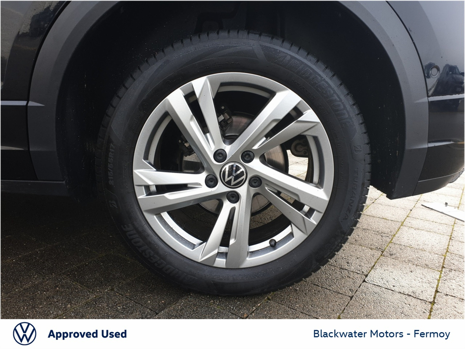 2023 Volkswagen T-Roc 2.0TDI 116BHP R-LINE WITH REAR VIEW CAMERA AND WINTER PACK €31,950