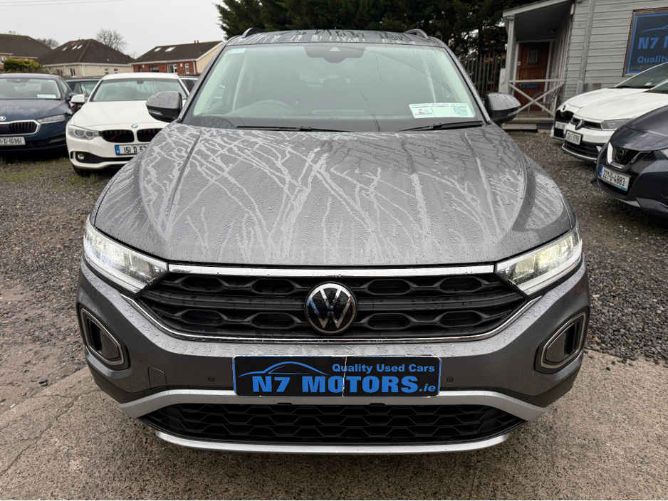 2023 Volkswagen T-Roc LIFE 1.0 TSI €22,950
