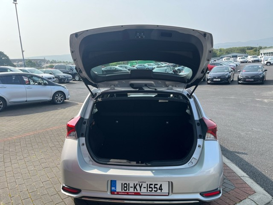 2018 Toyota Auris AURIS HYBRID LUNA 5DR €19,950