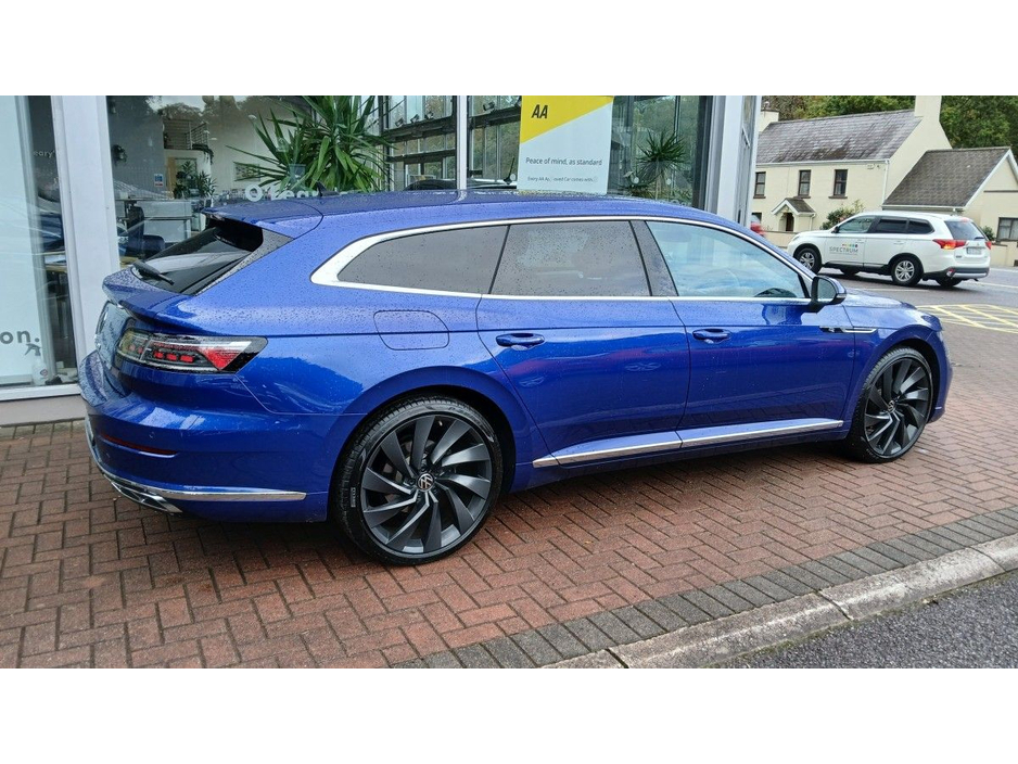 2025 Volkswagen Arteon 2.0TDI D7F 150HP R-LINE SHOOTING BRAKE, LAPIZ BLUE. €54,950