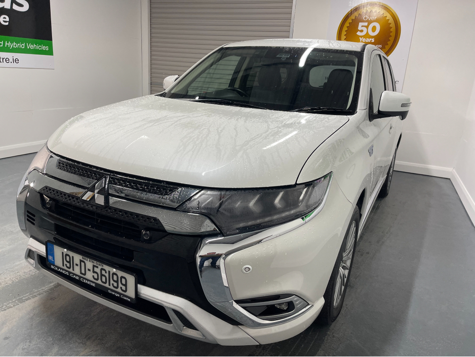 2019 Mitsubishi Outlander (Low Kms) HYBRID 2.4 PHEV AUTOMATIC 5DR MODEL www.bolandscarcentre.ie €22,900